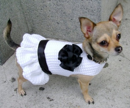 Vestido blanco con listón negro   $ 200,00